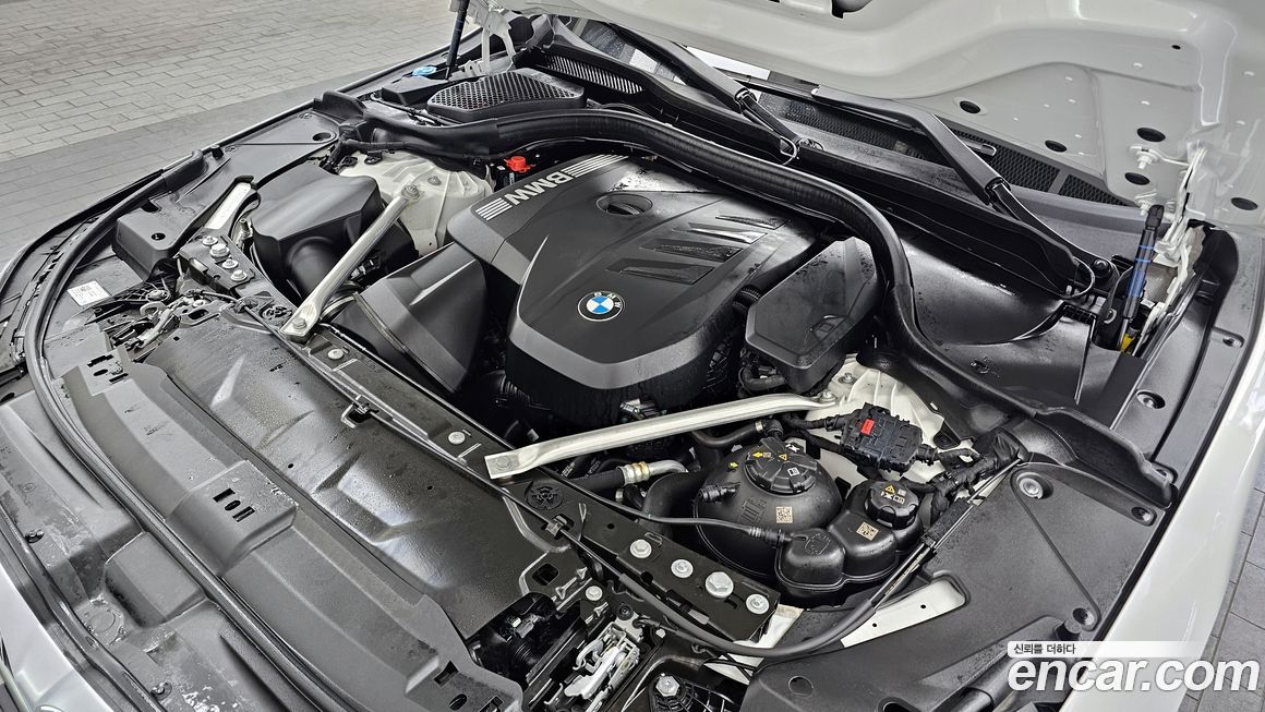 BMW 5-Series 2024