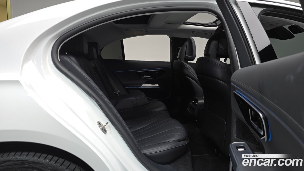 Mercedes-Benz E-Class 2024