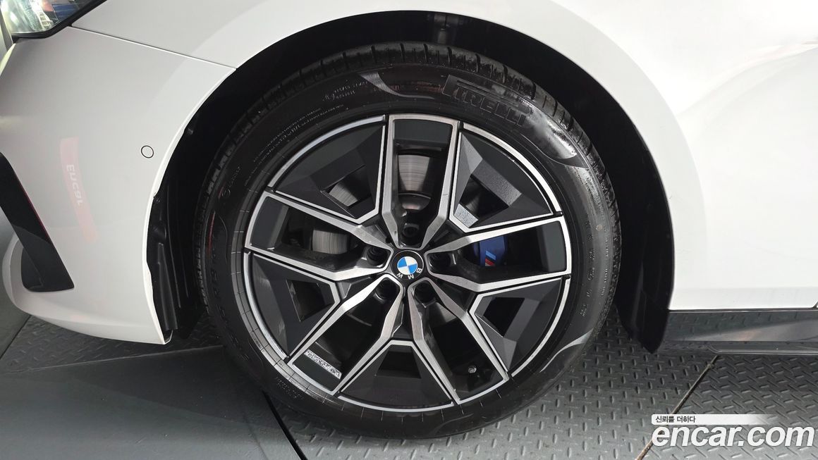 BMW 5-Series 2025