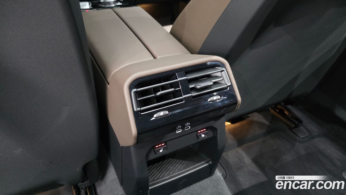 BMW 5-Series 2025