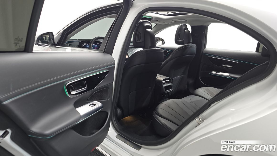 Mercedes-Benz E-Class 2024