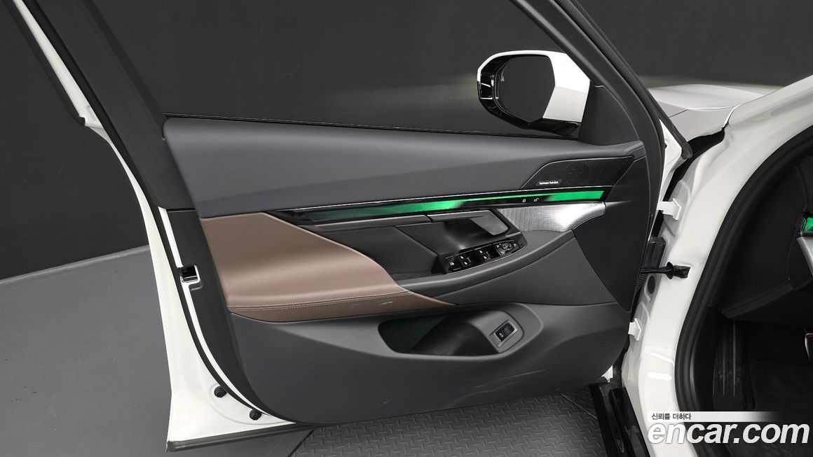 BMW 5-Series 2025