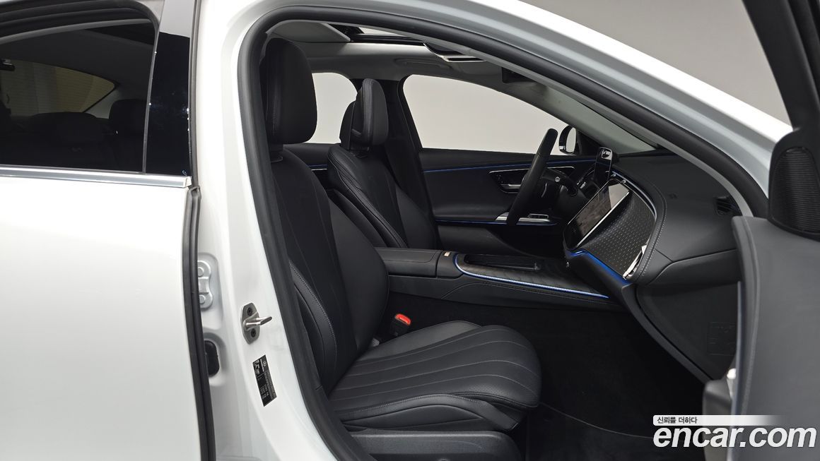 Mercedes-Benz E-Class 2024