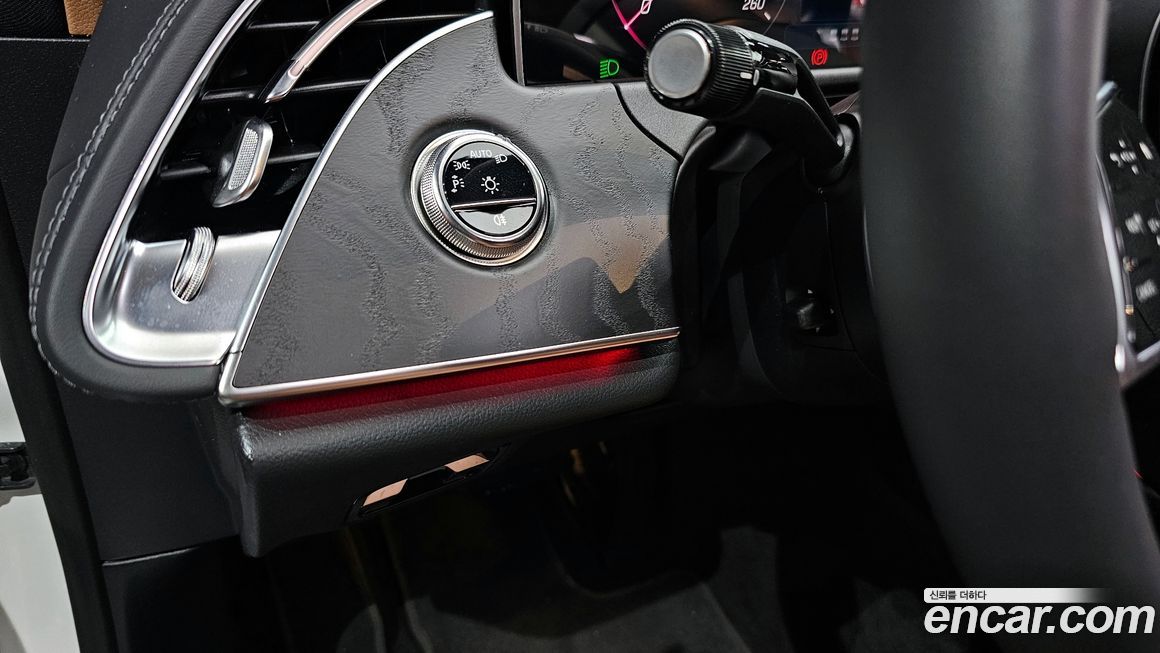 Mercedes-Benz E-Class 2025