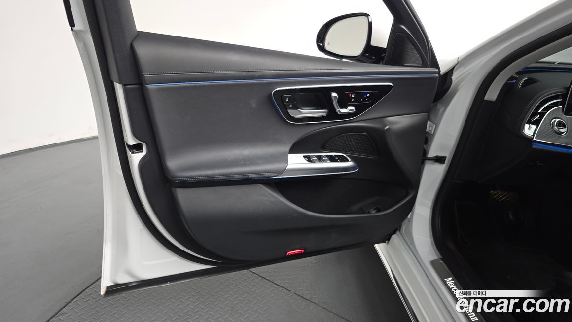 Mercedes-Benz E-Class 2024