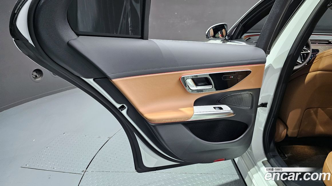 Mercedes-Benz E-Class 2025