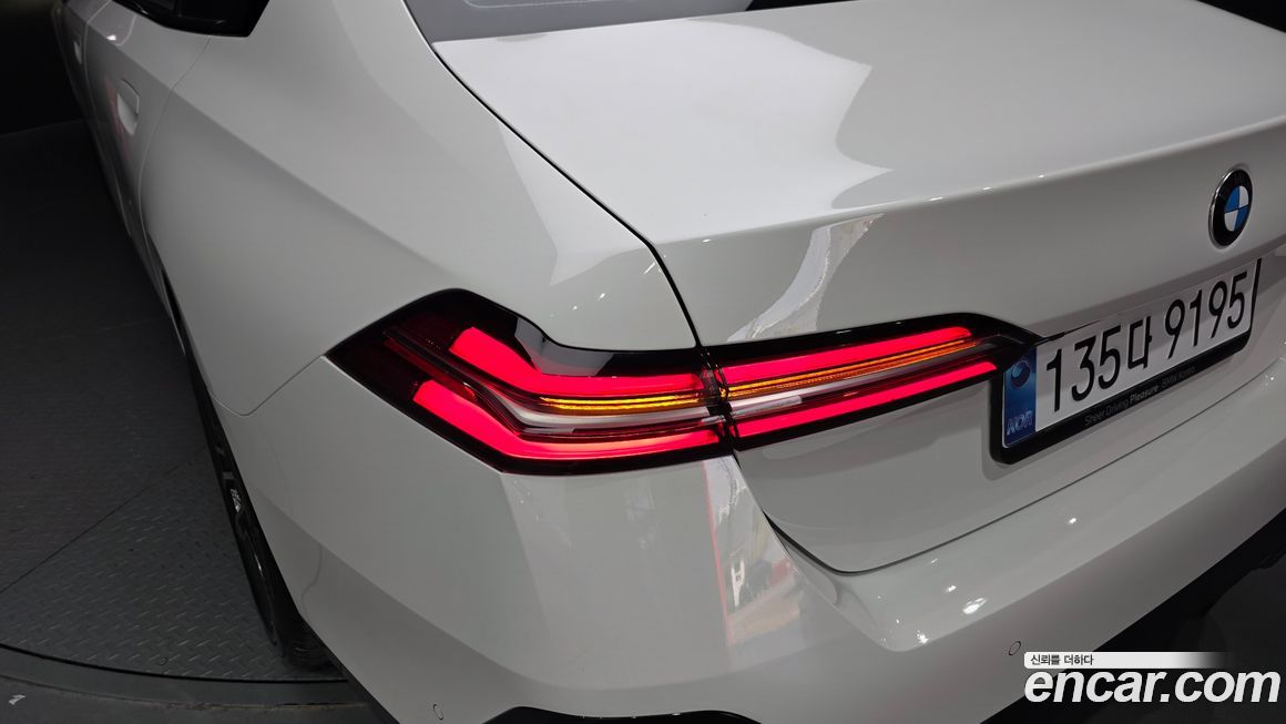 BMW 5-Series 2025
