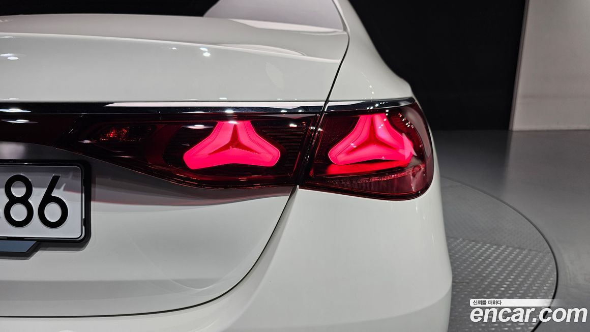 Mercedes-Benz E-Class 2025