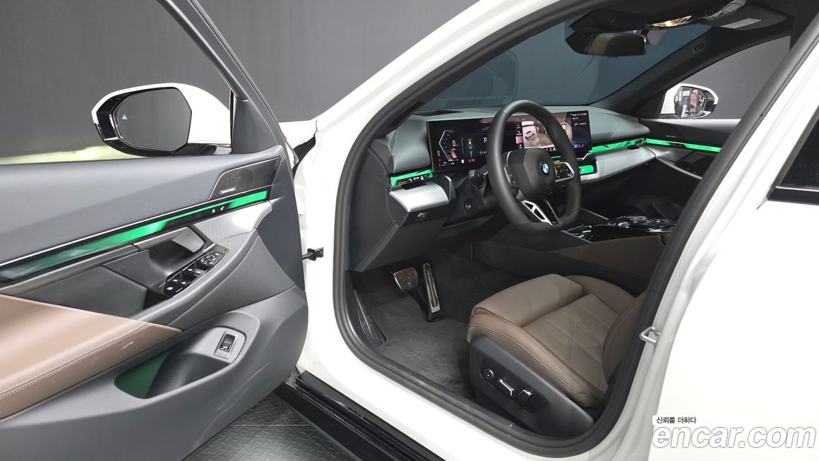 BMW 5-Series 2025