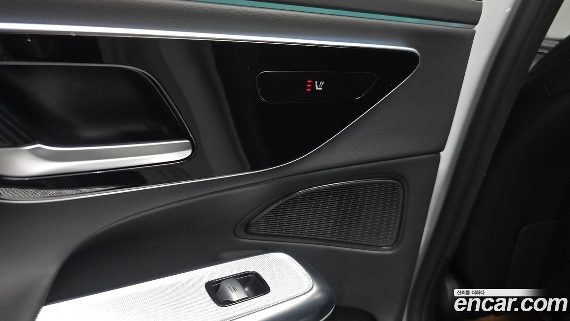 Mercedes-Benz E-Class 2024