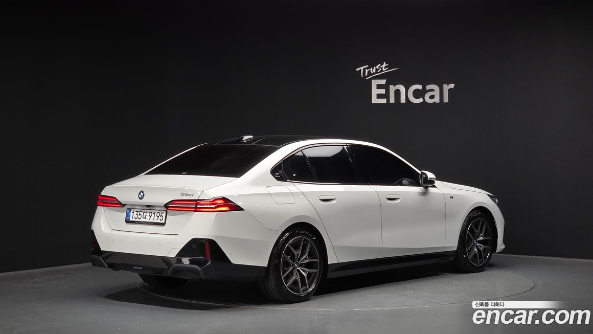 BMW 5-Series 2025