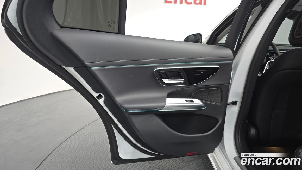 Mercedes-Benz E-Class 2024