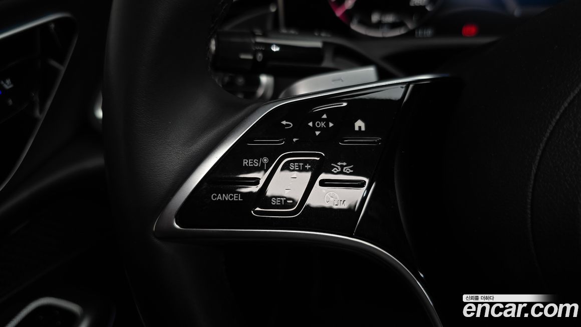 Mercedes-Benz E-Class 2024