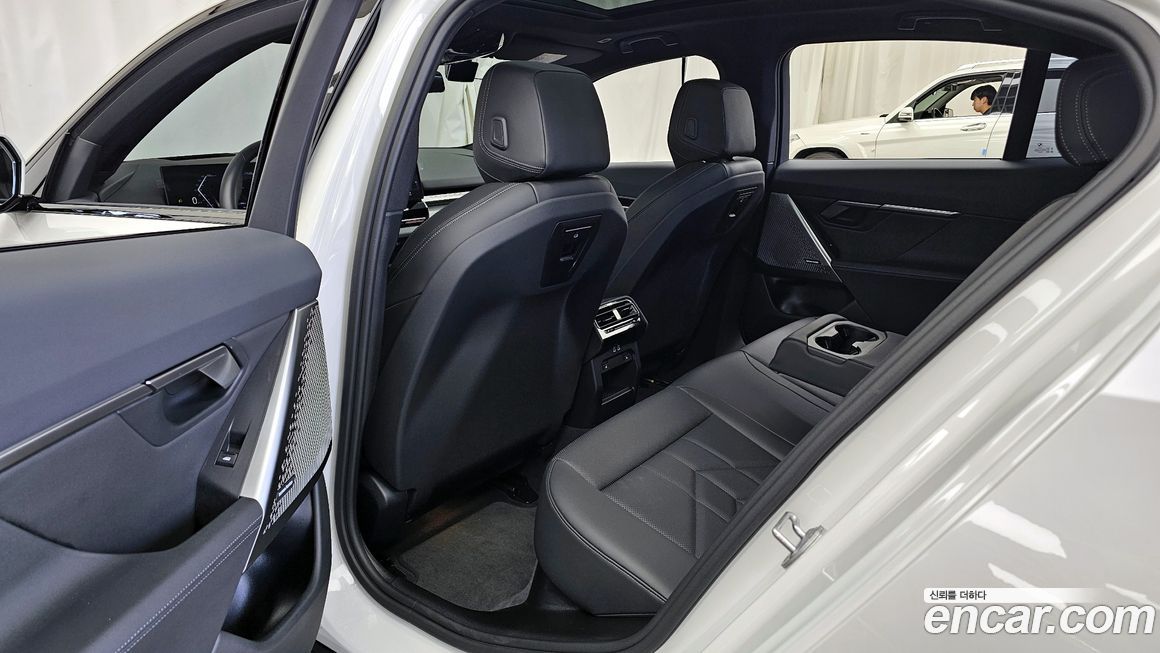 BMW 5-Series 2024