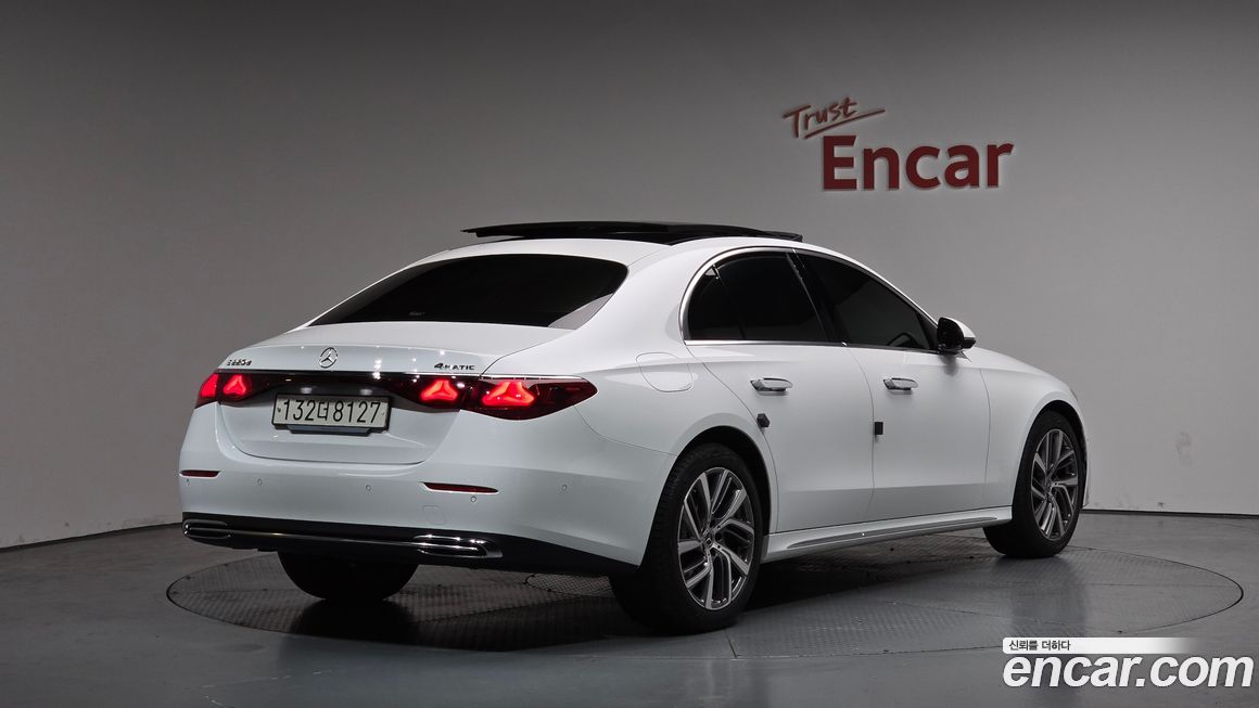 Mercedes-Benz E-Class 2024