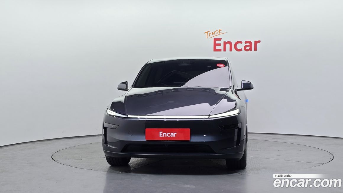 Tesla Model Y 2025
