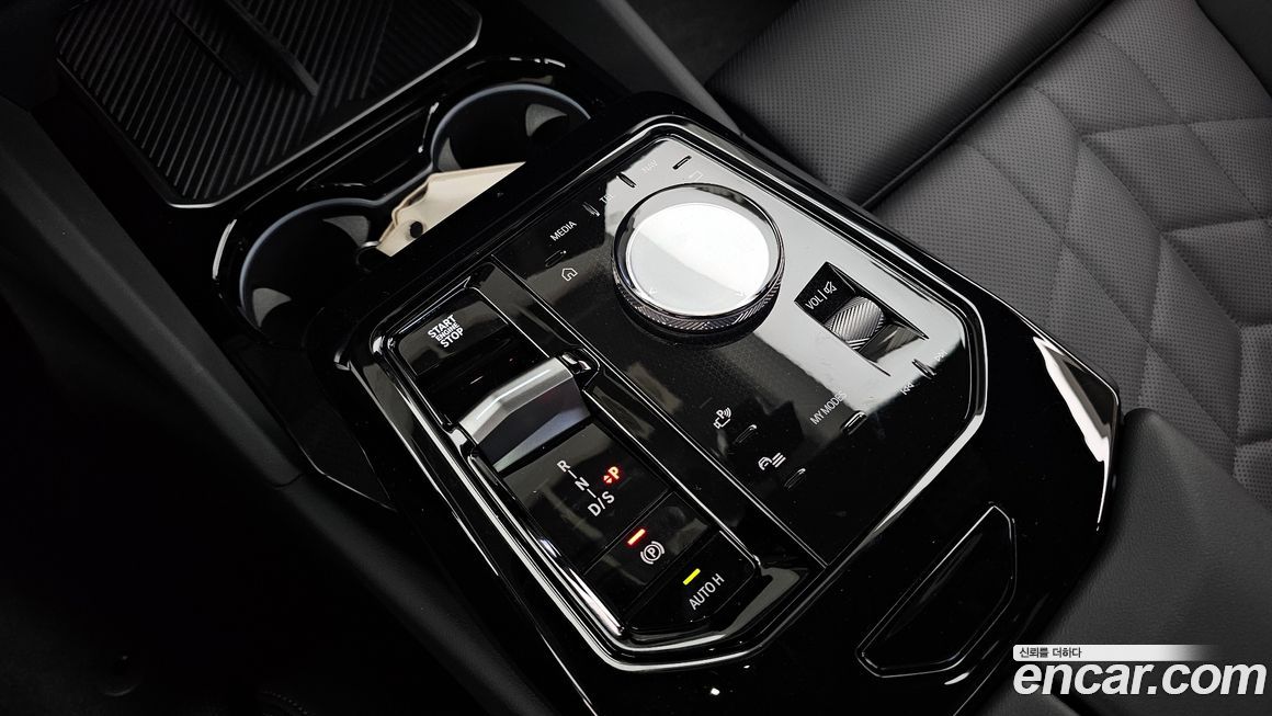 BMW 5-Series 2024