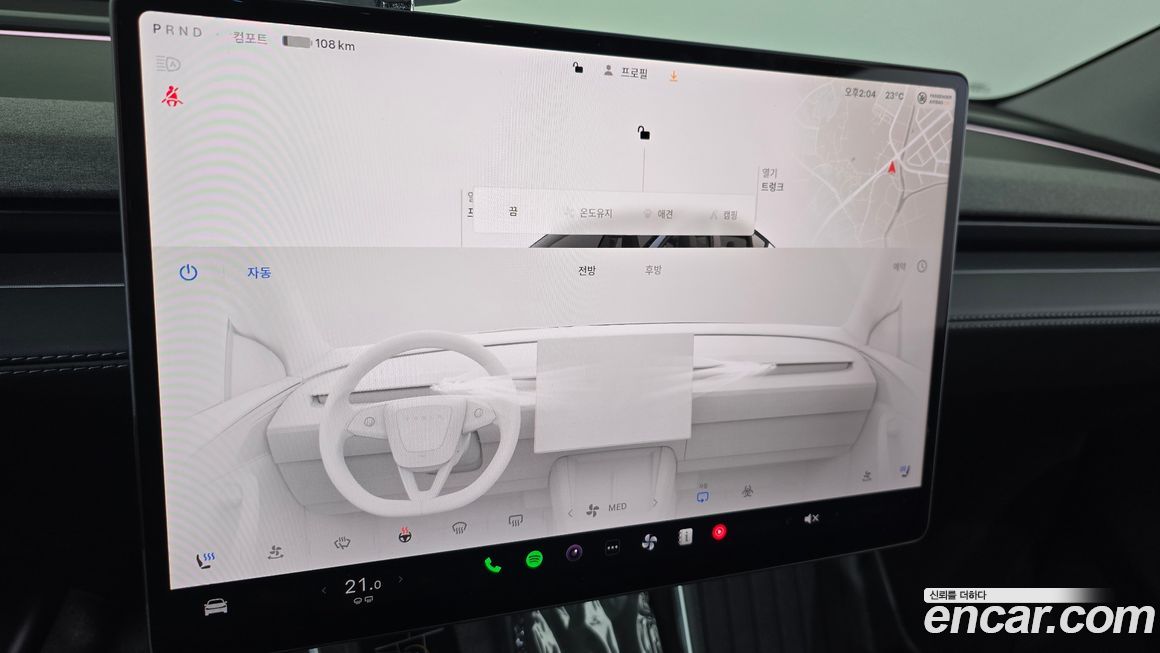Tesla Model Y 2025