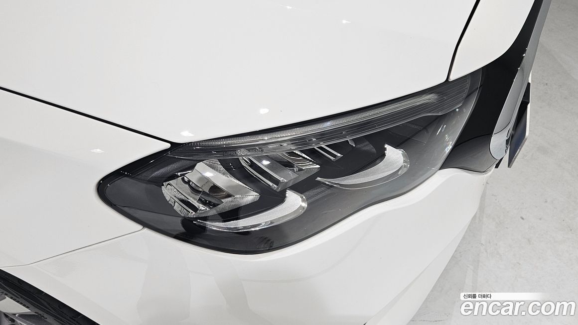 Mercedes-Benz E-Class 2025