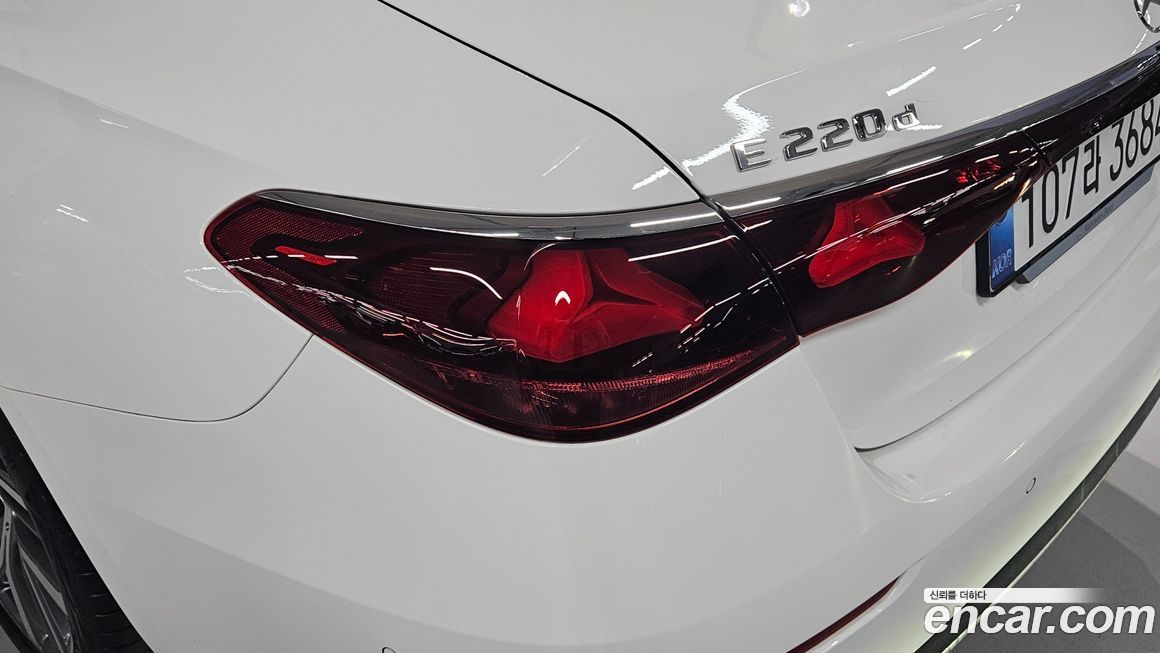 Mercedes-Benz E-Class 2025