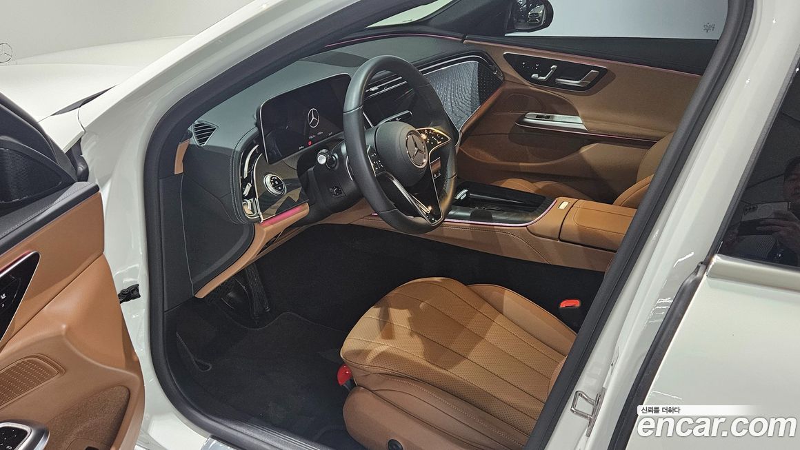 Mercedes-Benz E-Class 2025