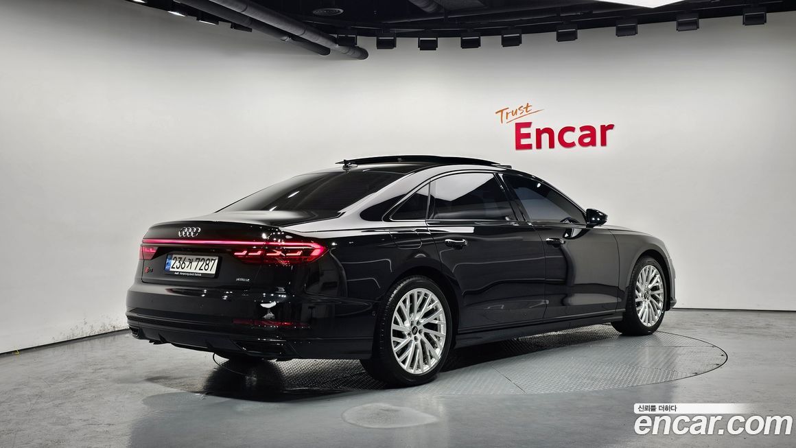Audi A8 2021