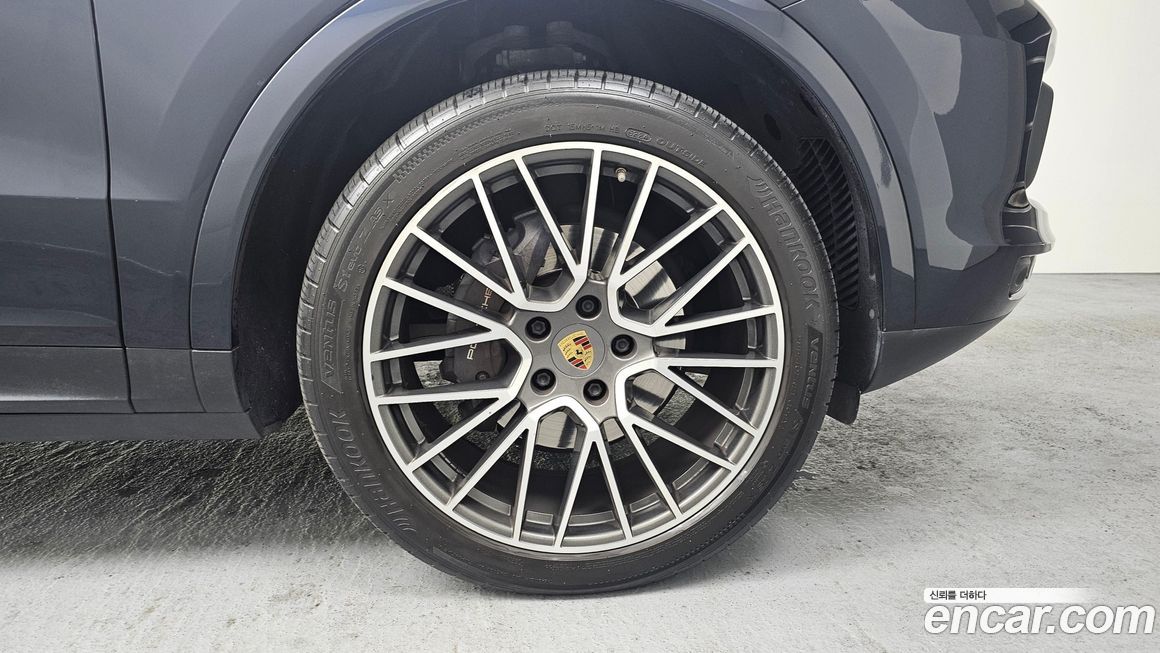 Porsche Cayenne 2021