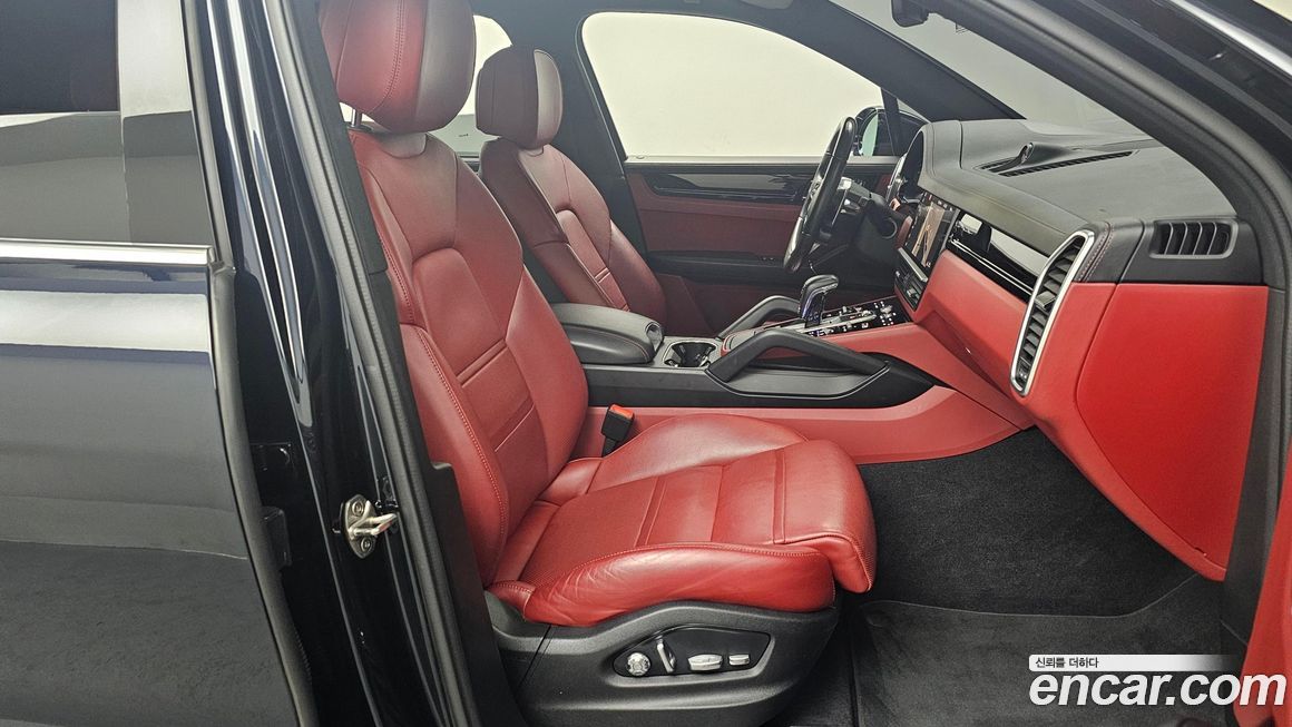 Porsche Cayenne 2021