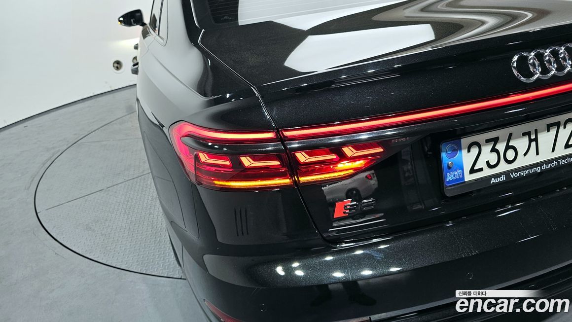 Audi A8 2021