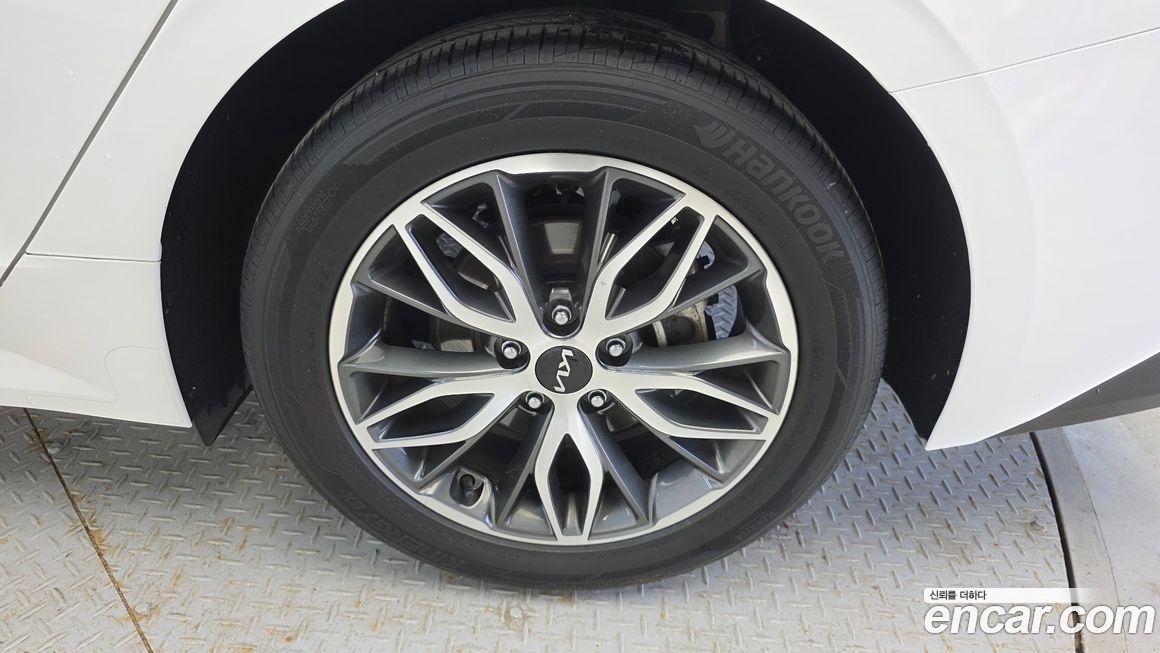 Kia K5 2023