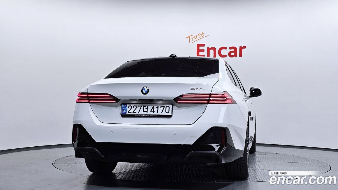 BMW 5-Series 2025