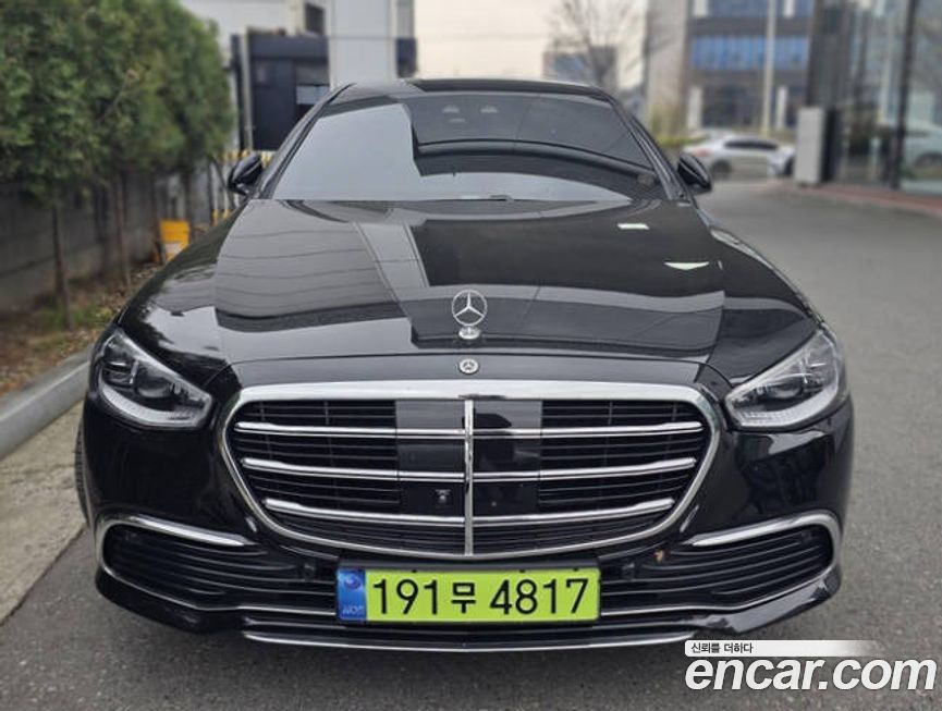 Mercedes-Benz S-Class 2024