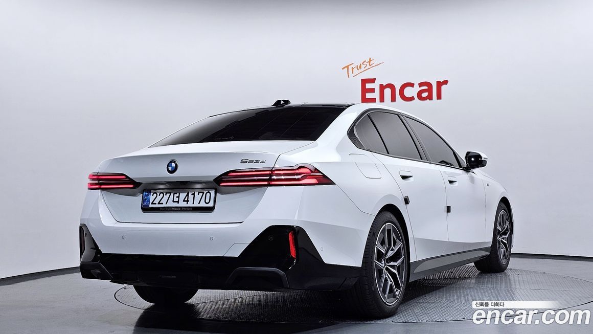 BMW 5-Series 2025