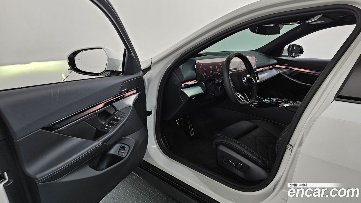 BMW 5-Series 2025