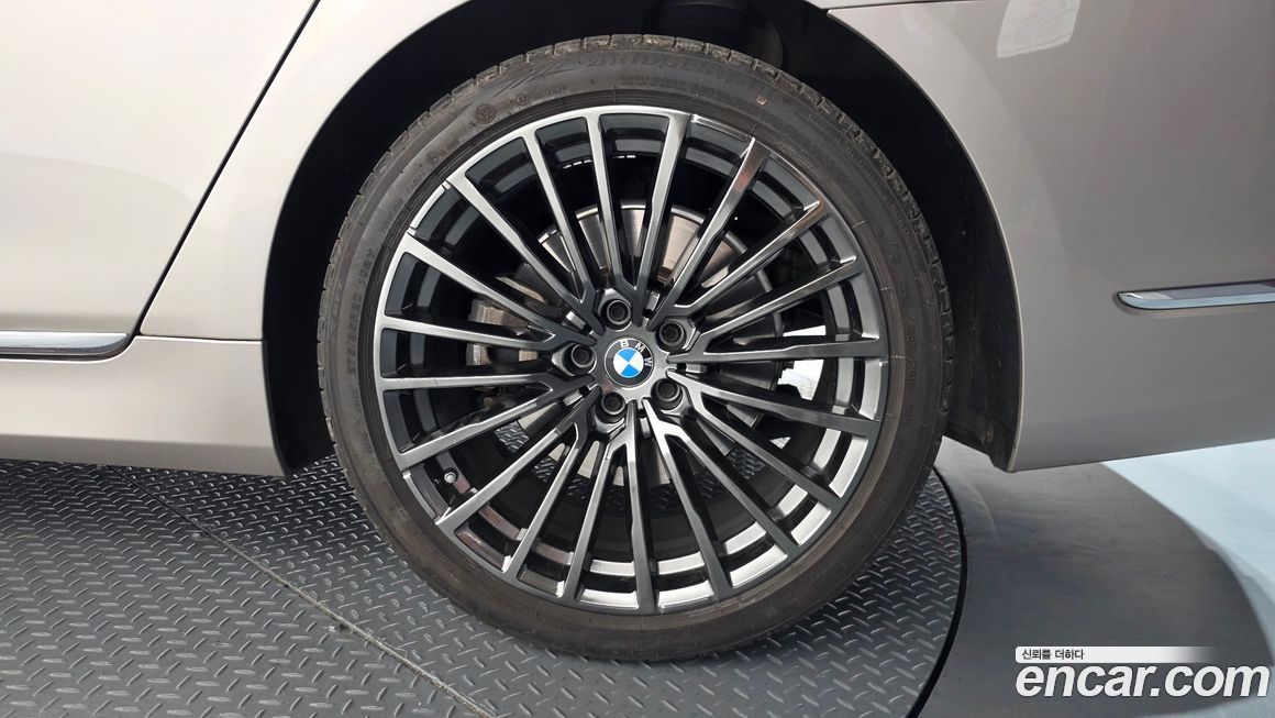 BMW 7-Series 2021