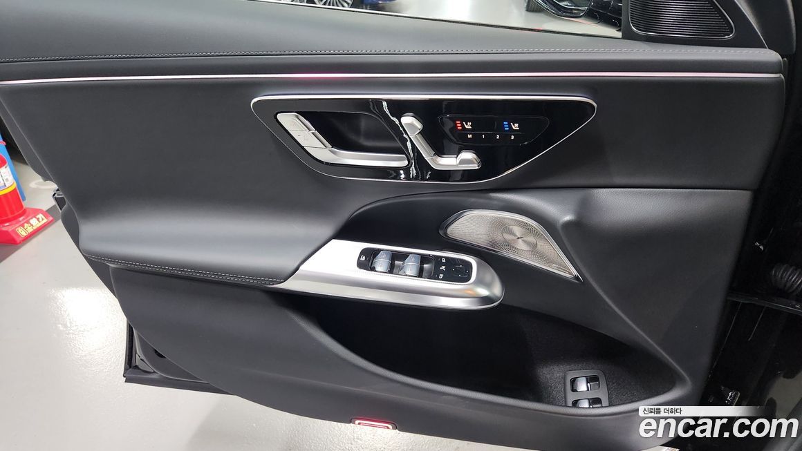 Mercedes-Benz E-Class 2025