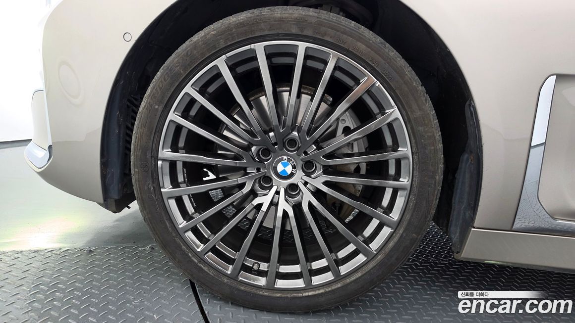 BMW 7-Series 2021