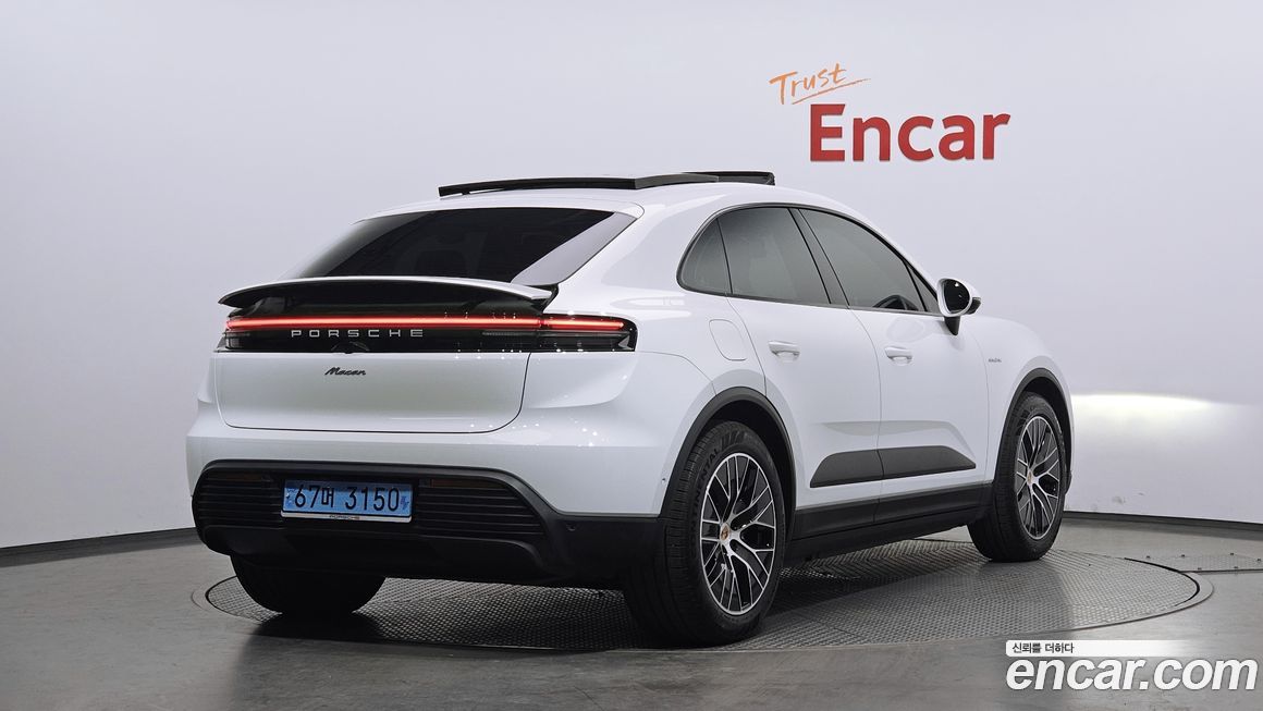 Porsche Macan 2025