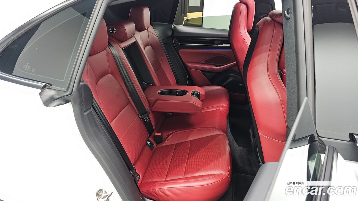Porsche Macan 2025