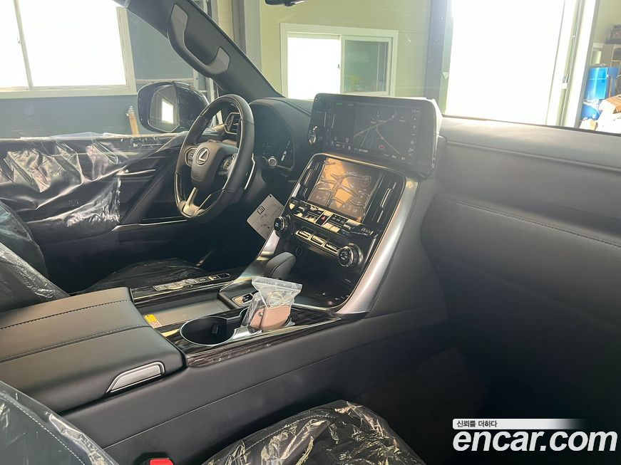 Lexus LX 2025