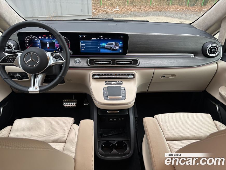 Mercedes-Benz V-Class 2025