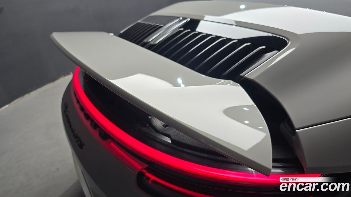 Porsche 911 2023