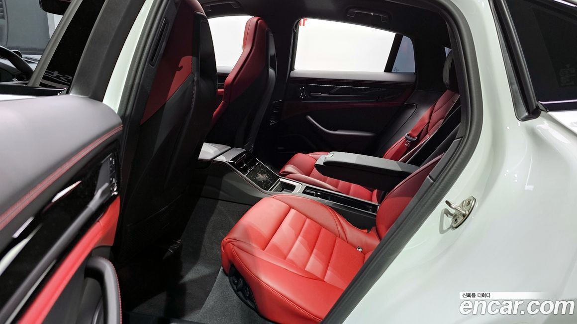Porsche Panamera 2024