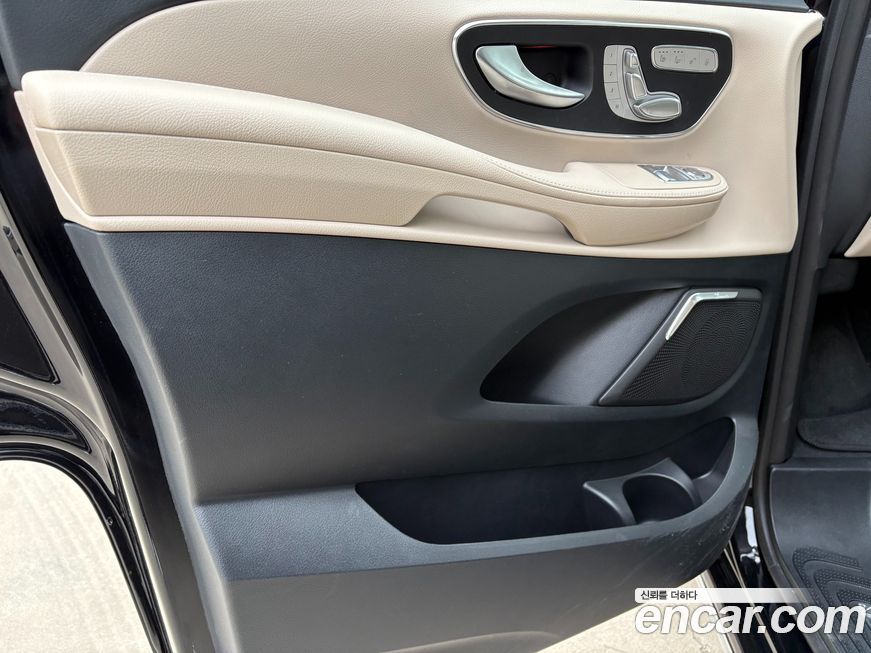 Mercedes-Benz V-Class 2025
