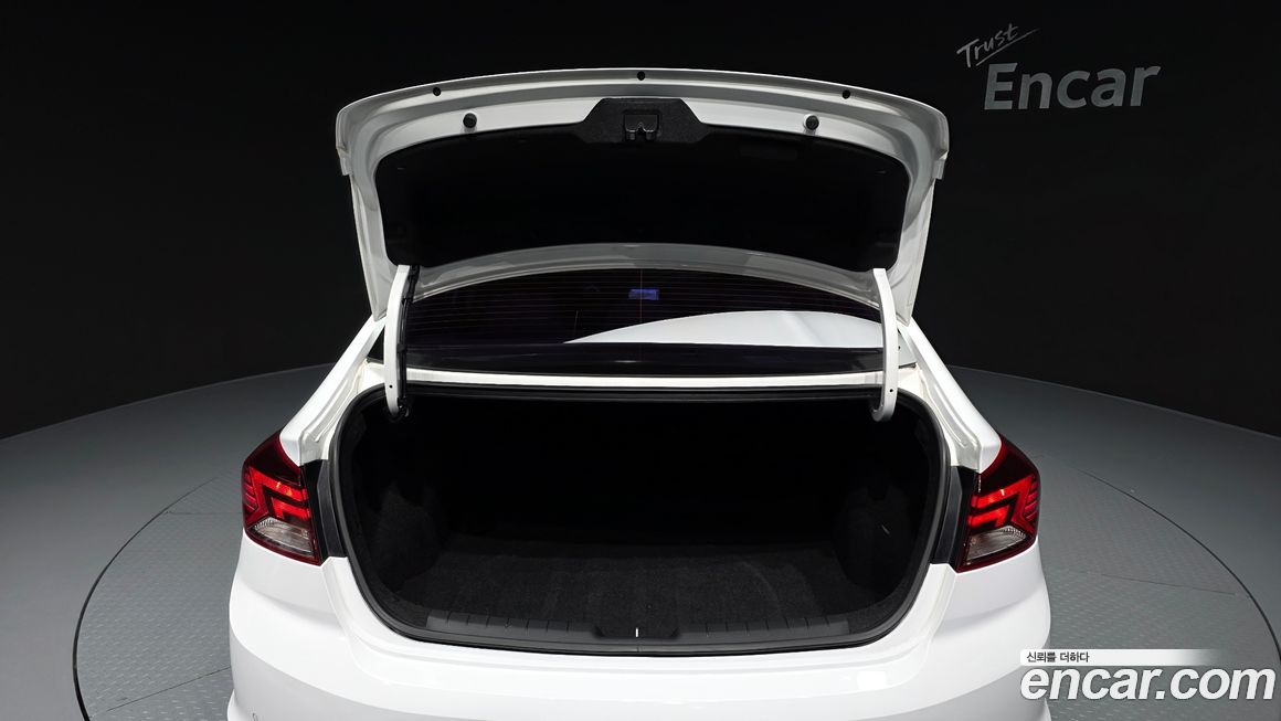 Hyundai AVANTE 2019
