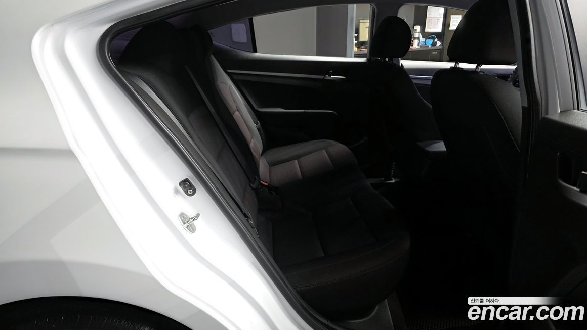 Hyundai AVANTE 2019