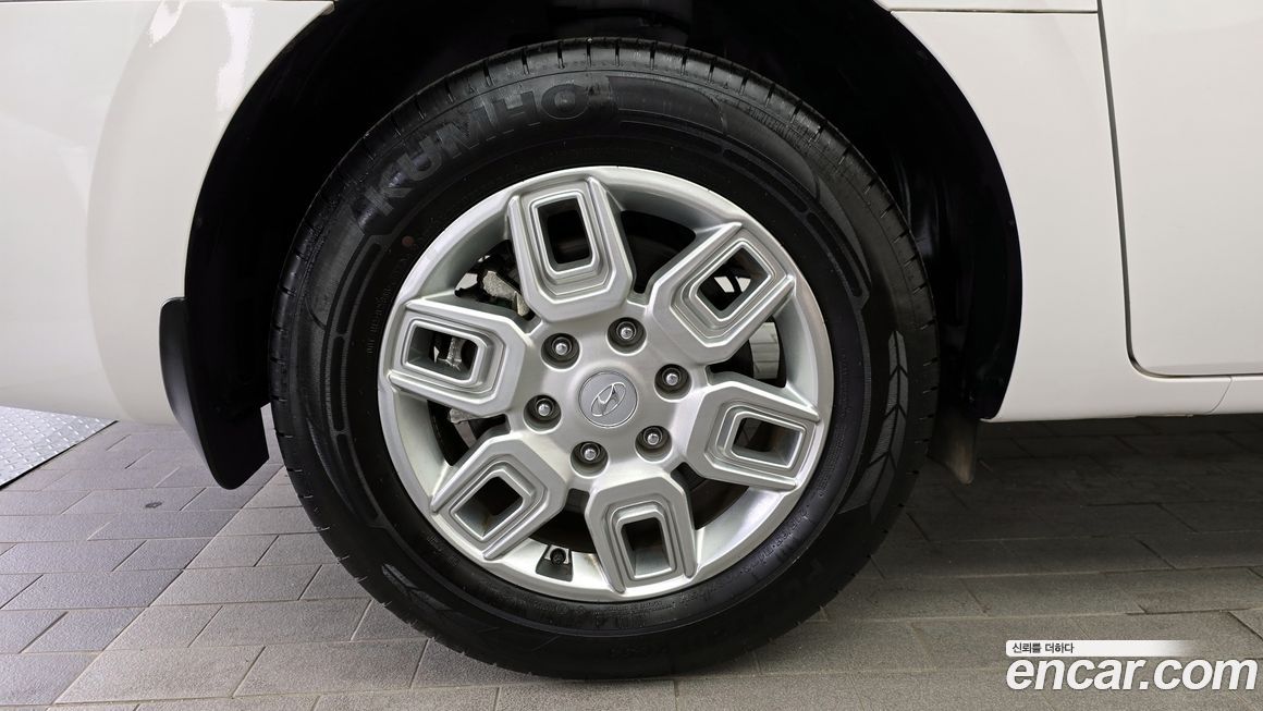 Hyundai Staria 2024