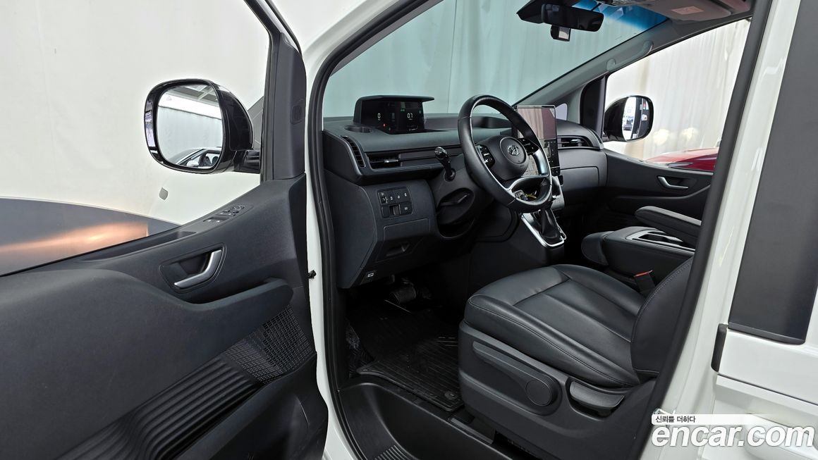 Hyundai Staria 2024