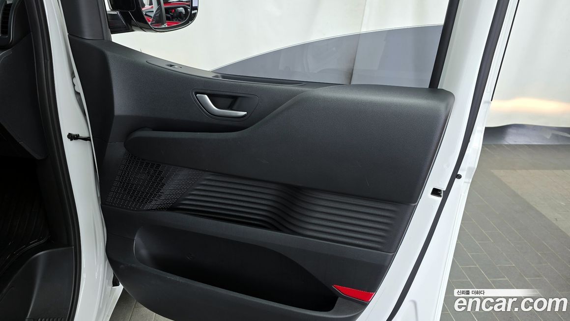 Hyundai Staria 2024