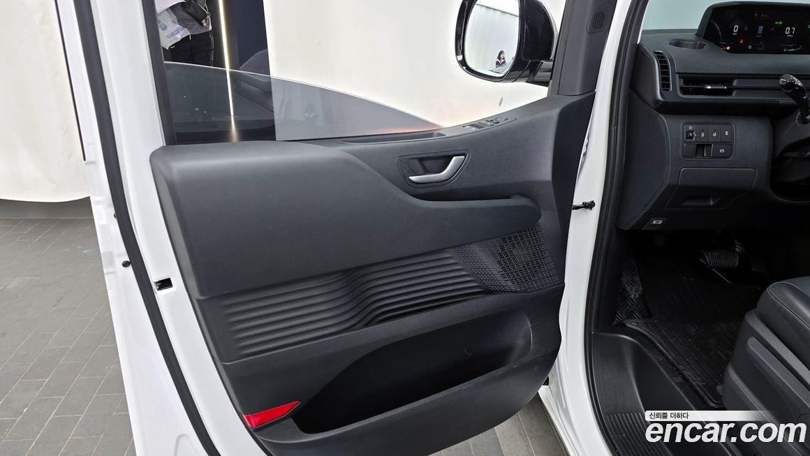 Hyundai Staria 2024